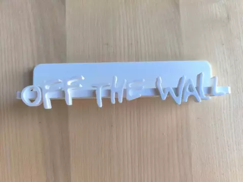 SUPPORT MJ CD OFF THE WALL — Supports muraux dédiés aux albums de Michael Jackson pour exposer vinyles et CD.