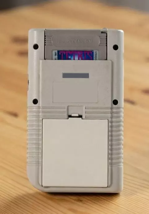 CACHE PILES NINTENO GAME BOY X 1